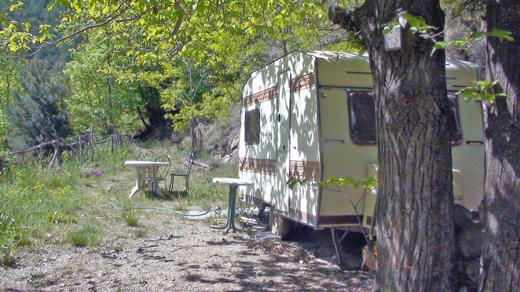 Camping Le P'Tit Bonheur Escaro Exteriér fotografie