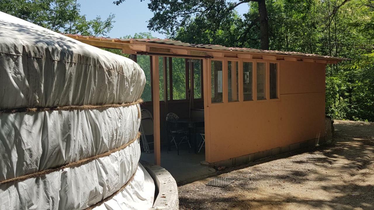 Camping Le P'Tit Bonheur Escaro Exteriér fotografie